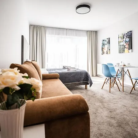 Pensjonat Malwa Z Basenem Проживание в семье