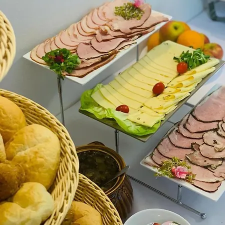 Pensjonat Malwa Z Basenem Проживание в семье