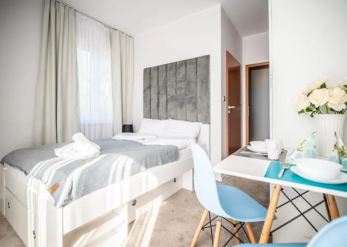 Pensjonat Malwa Z Basenem Pansiyon